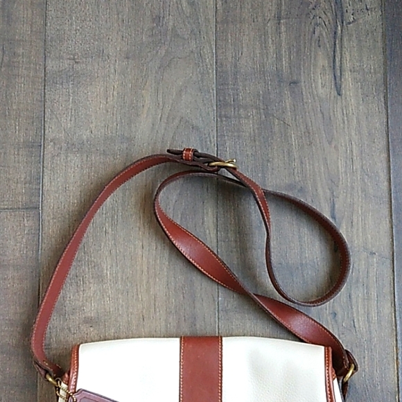 VTG COACH CREAM LEATHER CROSSBODY 9LX11W. - Picture 3 of 11